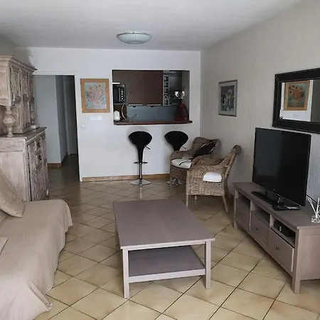 Apartment Beautifull 2 Appt, Closed Main Sights! *